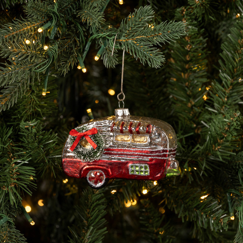 Red Camper w/ Wreath Ornament